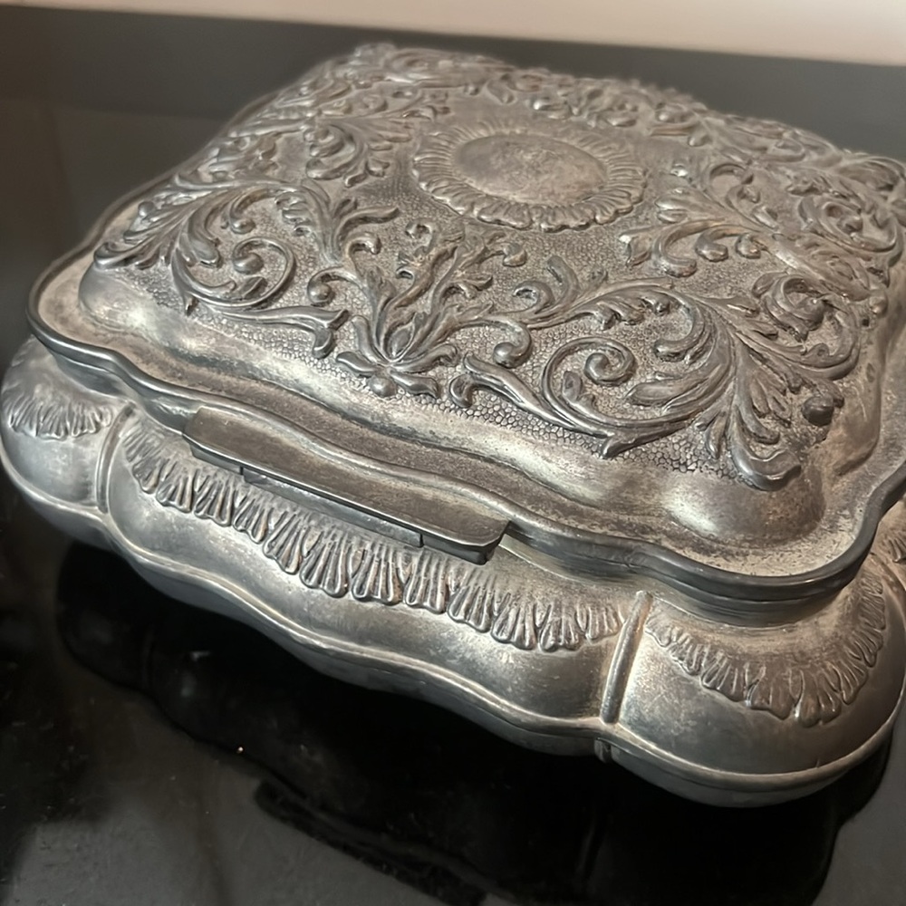 Godinger Silver Art Co. Silver Ornate Jewelry Box - Picture 6 of 15